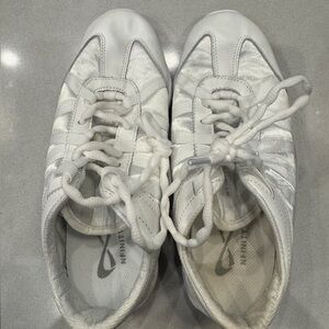 Nfinity Cheer shoes size 7.5 with Bag